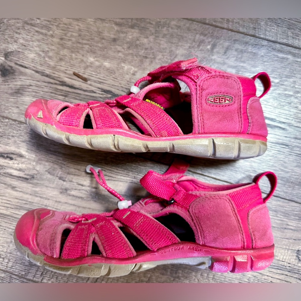 Keen pink sandals Size 1